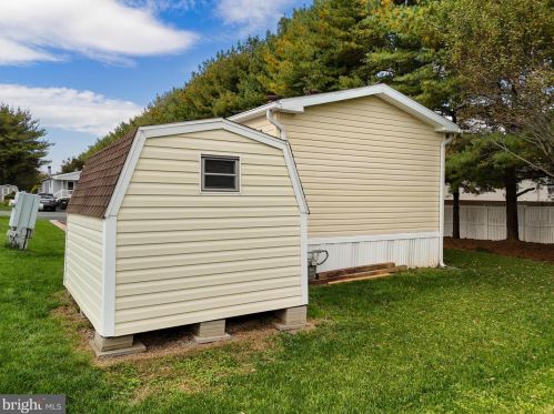 208 Saddleford Ct, Lancaster PA  17603-2188 exterior