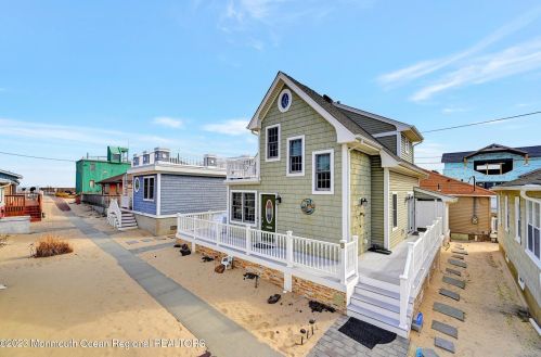 9 Hayes Ct, Point Pleasant Beach, NJ 08742-5625