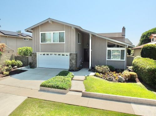 3672 Toland Ave, Los Alamitos, CA 90720-2256