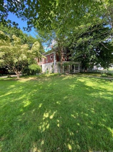 128 Grove St, Putnam, CT 06260-2114
