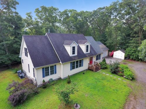 217 Pinecrest Dr, North Kingstown, RI 02852-5909