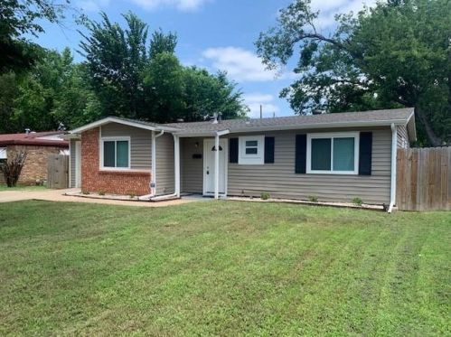 2313 Carruthers Dr, Fort Worth TX  76112-8047 exterior