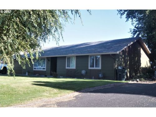 870 Kennedy Ave, Hermiston, OR 97838-9436