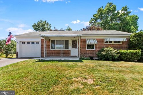 34 Circle Dr, York, PA 17402-4901