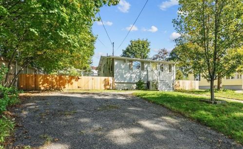14 Vista Rd, Warwick, RI 02888-4516