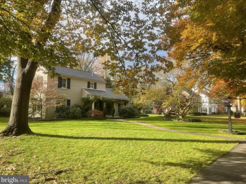 752 South St, Carlisle, PA 17013-2833