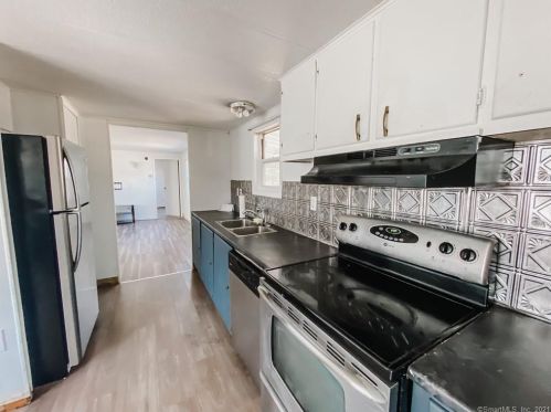 3 Virginia Dr, North Windham, CT 06256-1018
