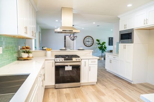 1237 Eisner Pl, Anaheim CA  92801-4704 exterior