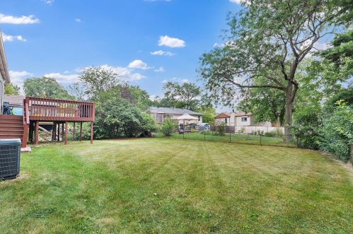 474 Galahad Rd, Lemont IL  60440-2155 exterior