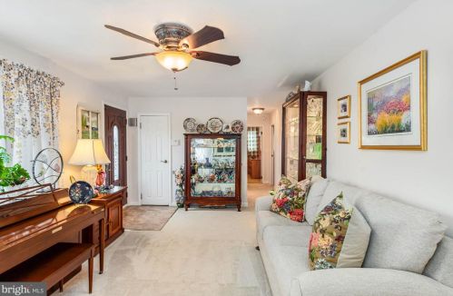 36 Great Oaks Dr, Aberdeen, MD 21001-3009