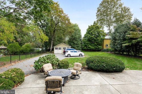 135 Warwick Rd, Tavistock NJ  08033-3706 exterior