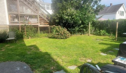11 Narragansett Ave, Middletown, RI 02840-4064
