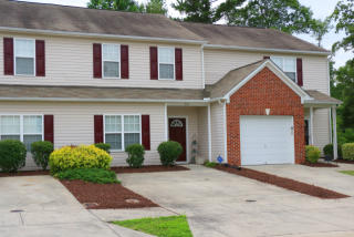 524 Summer Storm Dr, Durham, NC 27704-2294