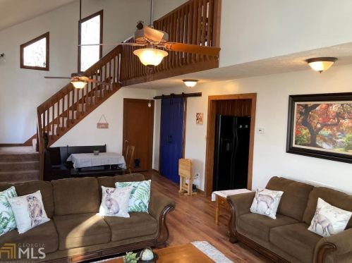 275 Skyview Cir, Clarkesville, GA 30523-3670