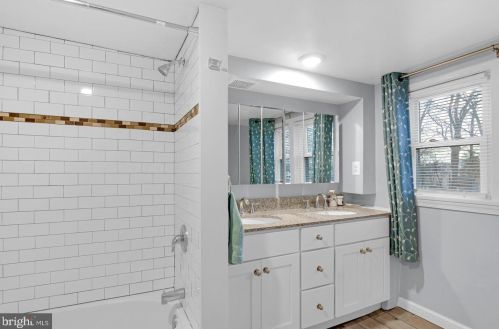 525 Park Blvd, Haddonfield NJ  08033-2938 exterior