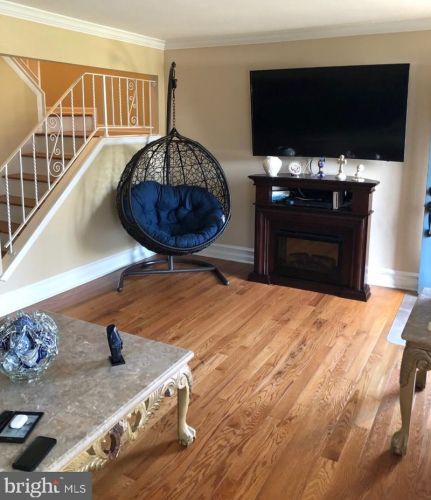 3 Topaz Ln, Trenton, NJ 08690-3610