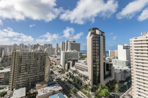 2240 Kuhio Ave, Honolulu HI  96815-2898 exterior