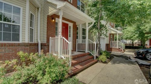 143 Forest Dr, Piscataway, NJ 08854-2273