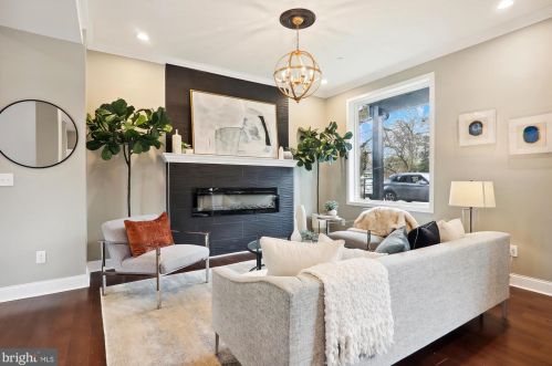 900 Prospect St, Silver Spring MD  20912-6875 exterior