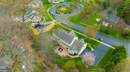 3 Twin Oaks Holw, Lancaster PA  17601-2234 exterior