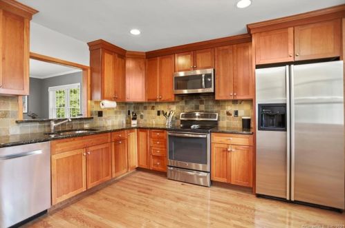 46 Pine Hill Ave, Norwalk CT  06855-2810 exterior