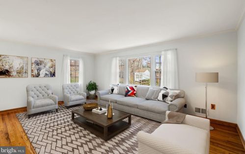 12305 Oakwood Dr, Woodbridge, VA 22192-1911