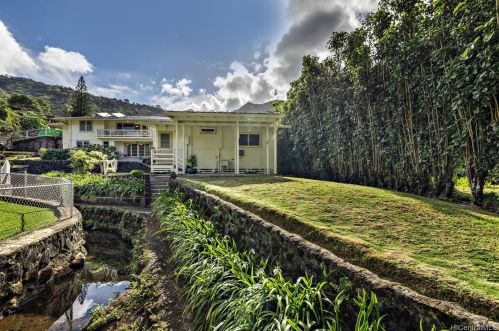 3588 Alani Dr, Honolulu HI  96822-1412 exterior