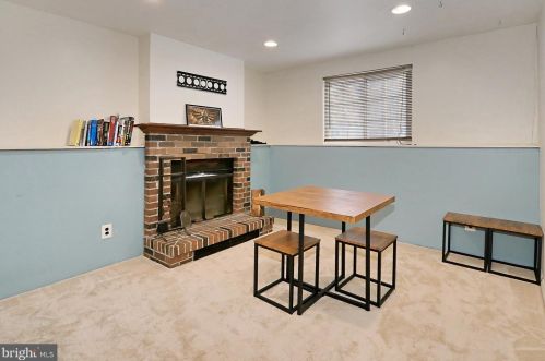8290 Morning Dew Ct, Springfield VA  22153-3812 exterior