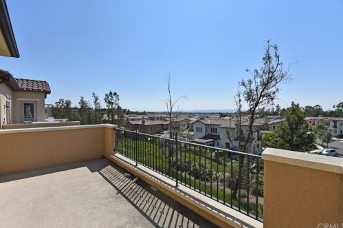106 Long Fence, Irvine CA  92602-1807 exterior