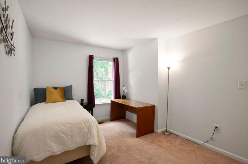 13468 Photo Dr, Woodbridge VA  22193-3930 exterior