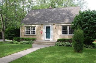156 Forest Ave, Palatine, IL 60074-5420