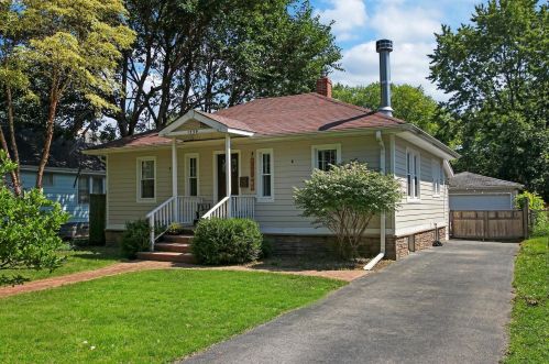 1339 Walnut St, Waukegan, IL 60085-1862