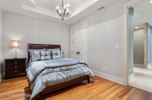 6403 Garfield Ave, Willowbrook IL  60527-5237 exterior