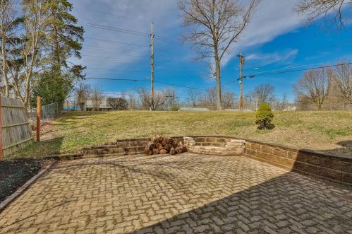 5000 Hagewa Dr, Cincinnati OH 45242-6231 exterior