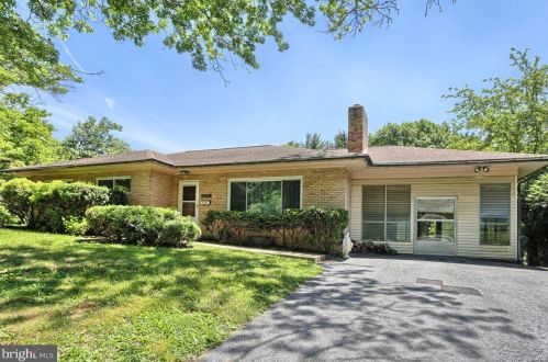 3607 Darby Rd, Harrisburg, PA 17109-4833