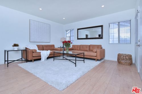 15220 Morrison St, Van Nuys CA  91403-1503 exterior