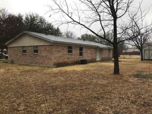 301 Thompson Ct, Fort Worth, TX 76179-1939