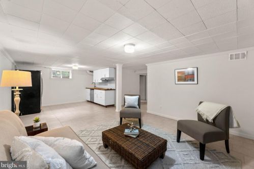 821 Bonifant St, Silver Spring MD 20910-5530 exterior