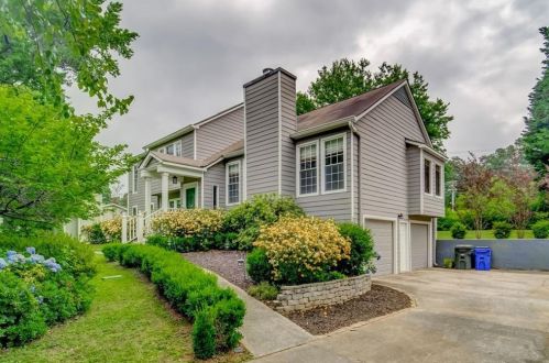2078 Battlewood Dr, Kennesaw, GA 30152-4249