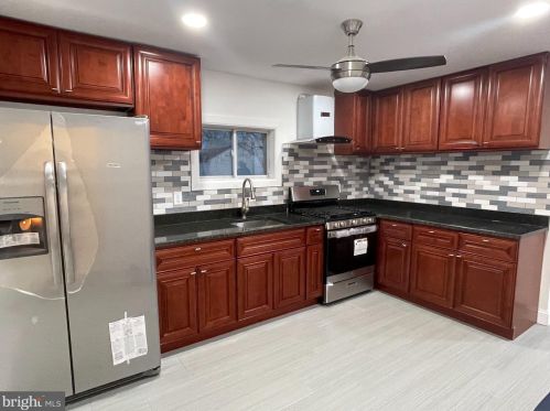 2811 Harris Ave, Camden, NJ 08110-5705