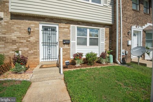 122 Key Pkwy, Frederick, MD 21702-3805