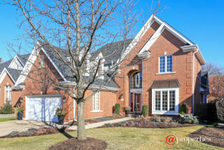 23 Windsor Dr, Elmhurst, IL 60126-3971