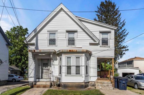 90 Walnut St, Nashua, NH 03060-3853