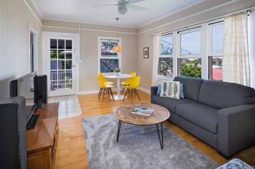 3716 Crater Rd, Honolulu, HI 96816-2308