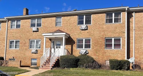 44 Manchester Ct, East Freehold NJ  07728-3227 exterior