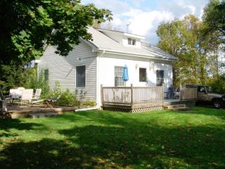 29 Cook Rd, Sandyston, NJ 07826-4332