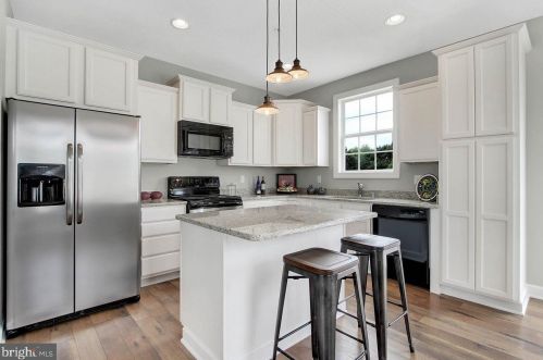 34 Overlook Dr, Hanover PA 17331-7923 exterior