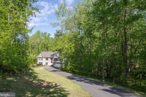 189 Bethel Church Rd, Fredericksburg, VA 22405-3511