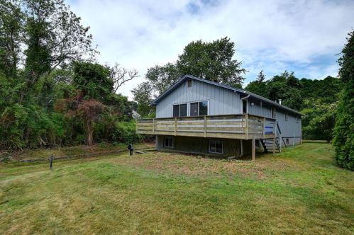 5 Kathleen Dr, Westerly, RI 02891-5217