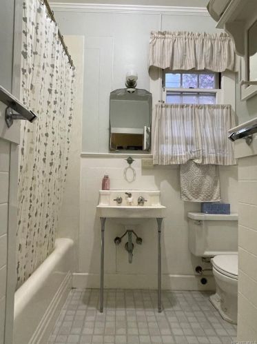 1156 Davenport St, Honolulu HI  96822-3953 exterior